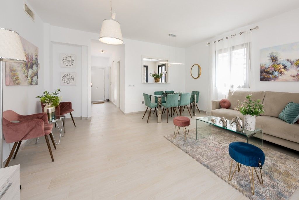 Property photo 3 of 20 Living-Dinning 2