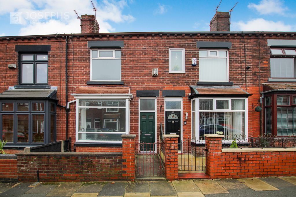 Property photo 1 of 17