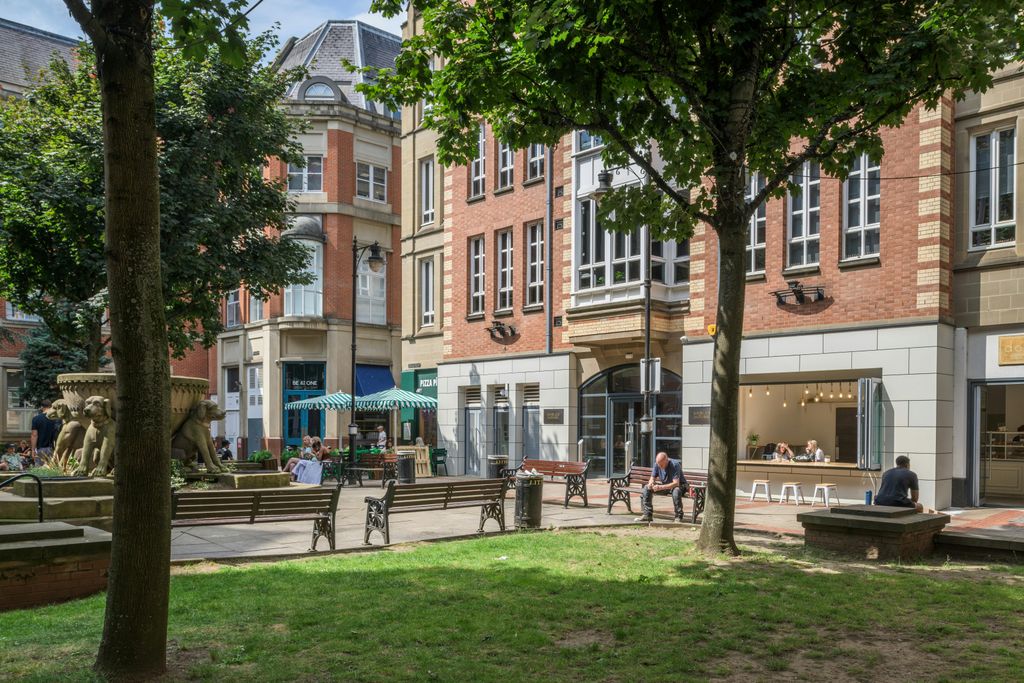 Property photo 2 of 16 Amblerhouse4.Jpg