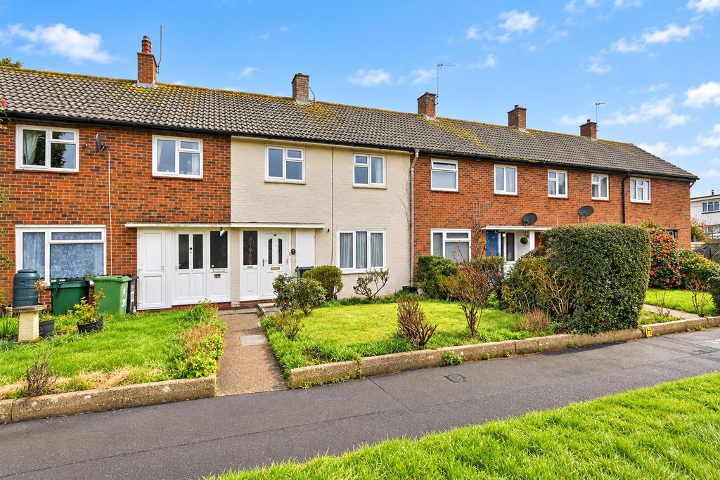 Property photo 1 of 13 33 Etchingham.Png