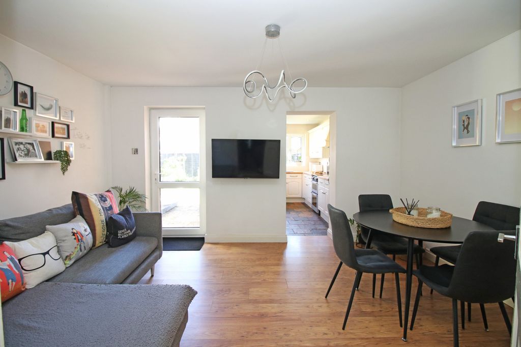 Property photo 3 of 22