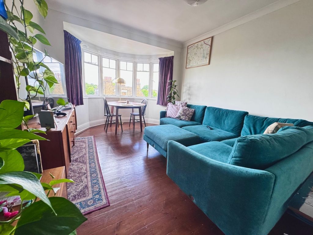 Property photo 2 of 10 722Ad5d5-3358-412...