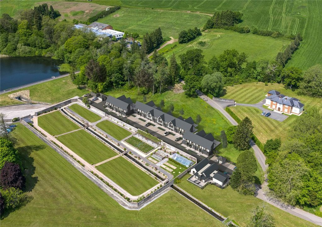 Property photo 2 of 5 Hensol Grove