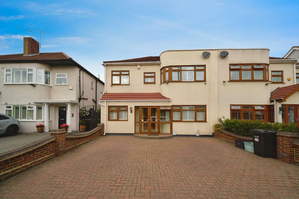 Property photo 1 of 18 Photo