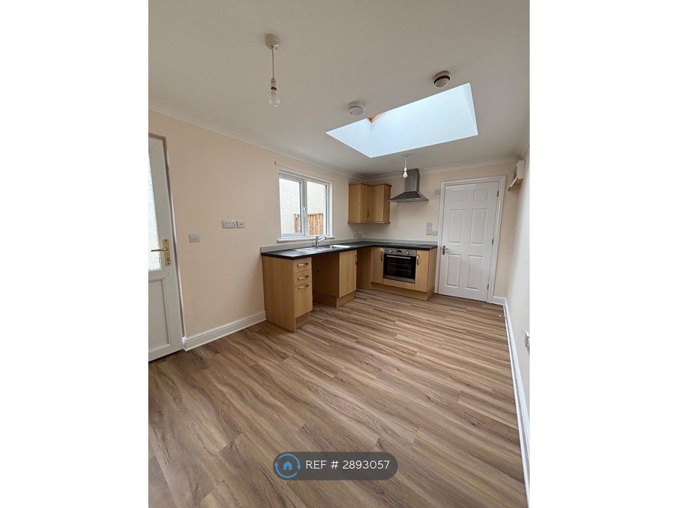 Property photo 1 of 6 Kitchen 1