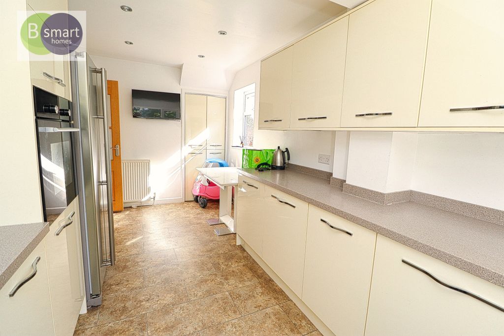 Property photo 3 of 20 Img_5016