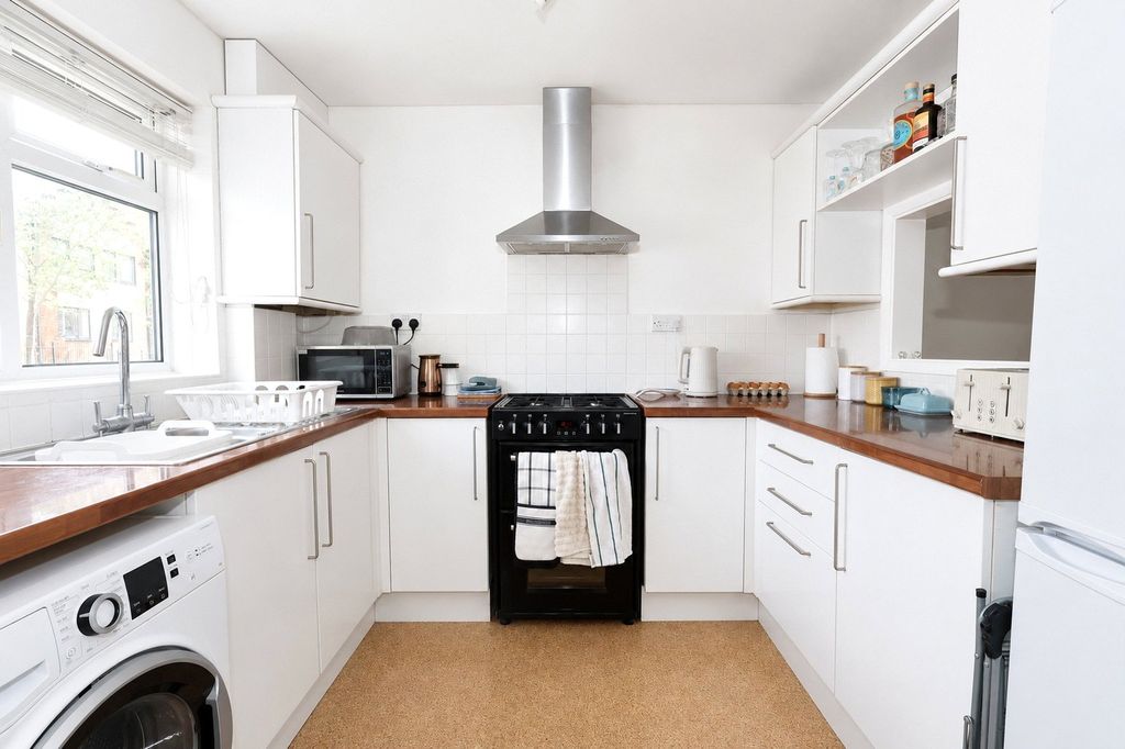 Property photo 3 of 7 Picture No. 09
