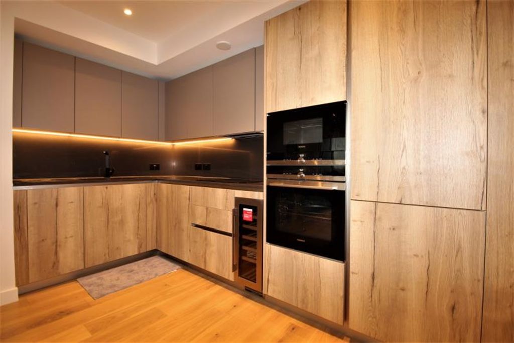 Property photo 1 of 11 Kitchen