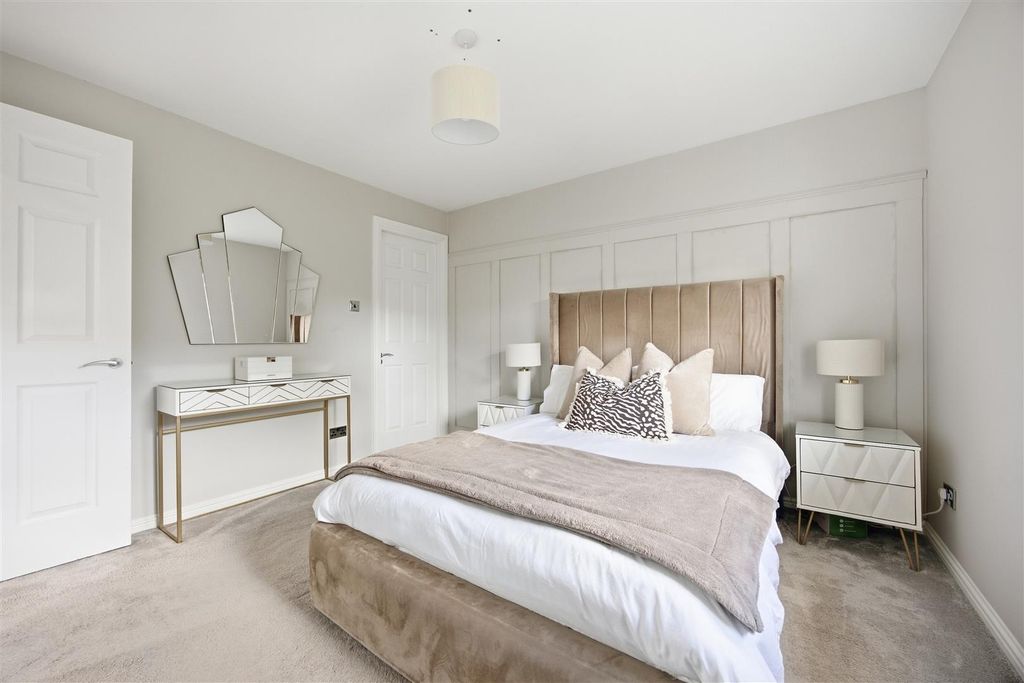 Property photo 3 of 12 09-23_Edward_Place_Stepps_009.Jpg