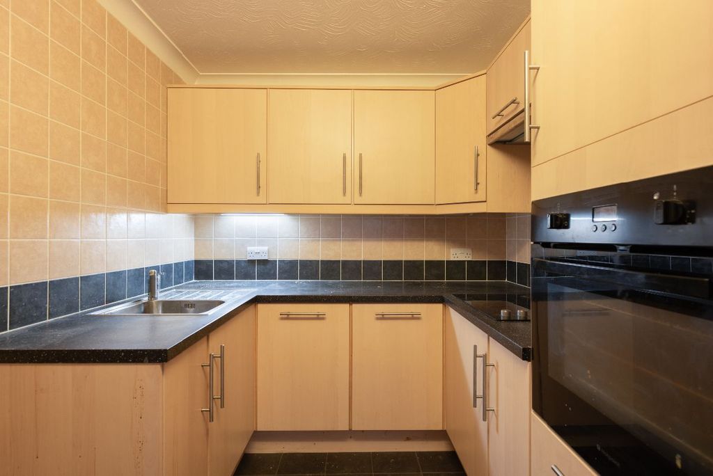 Property photo 3 of 16