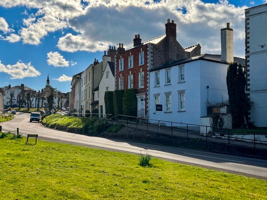 Property photo 1 of 26