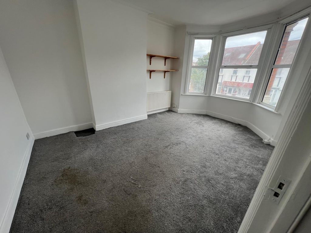 Property photo 3 of 4 Tempimagecycc1J.Jpg