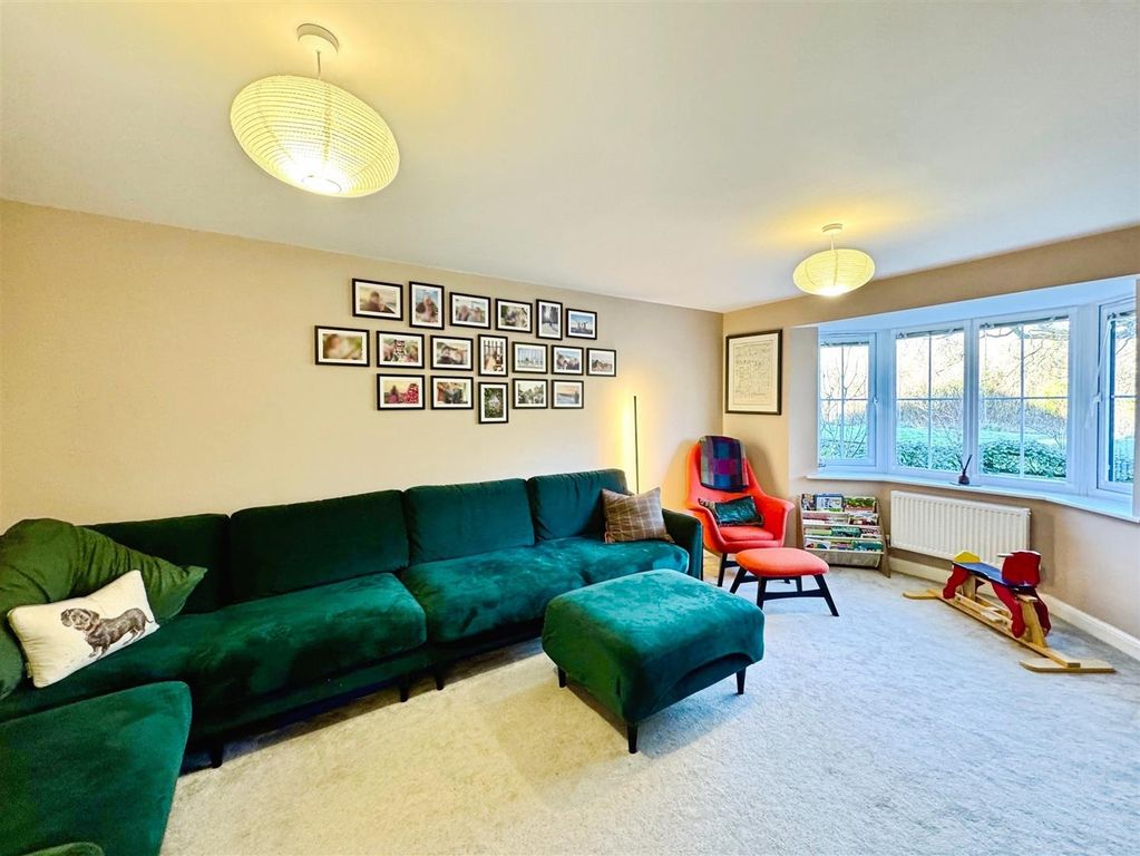 Property photo 2 of 20 Lounge