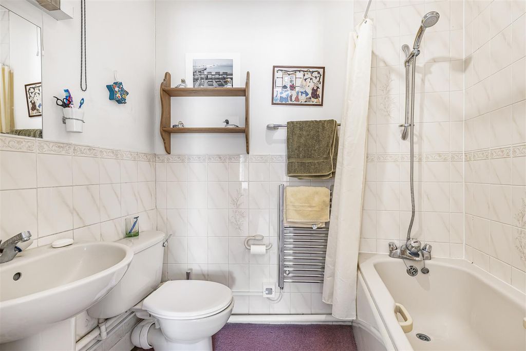 Property photo 3 of 17 24_39017.Jpg