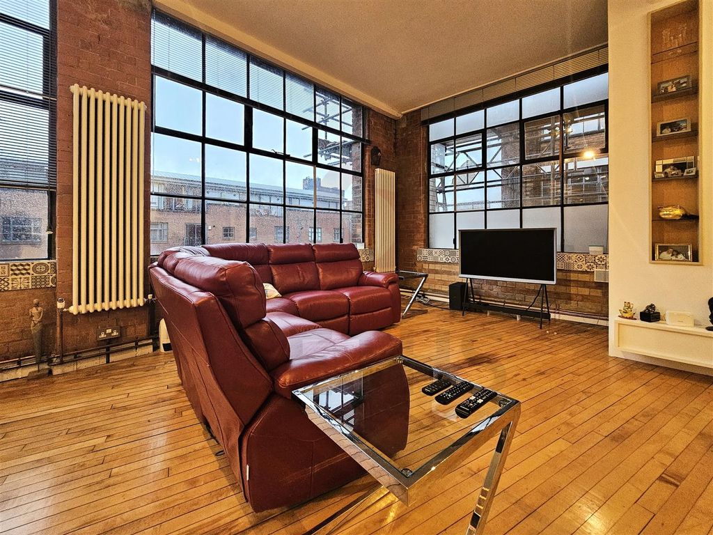 Property photo 1 of 23 Lounge Area