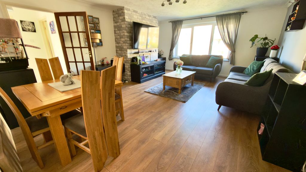 Property photo 3 of 21