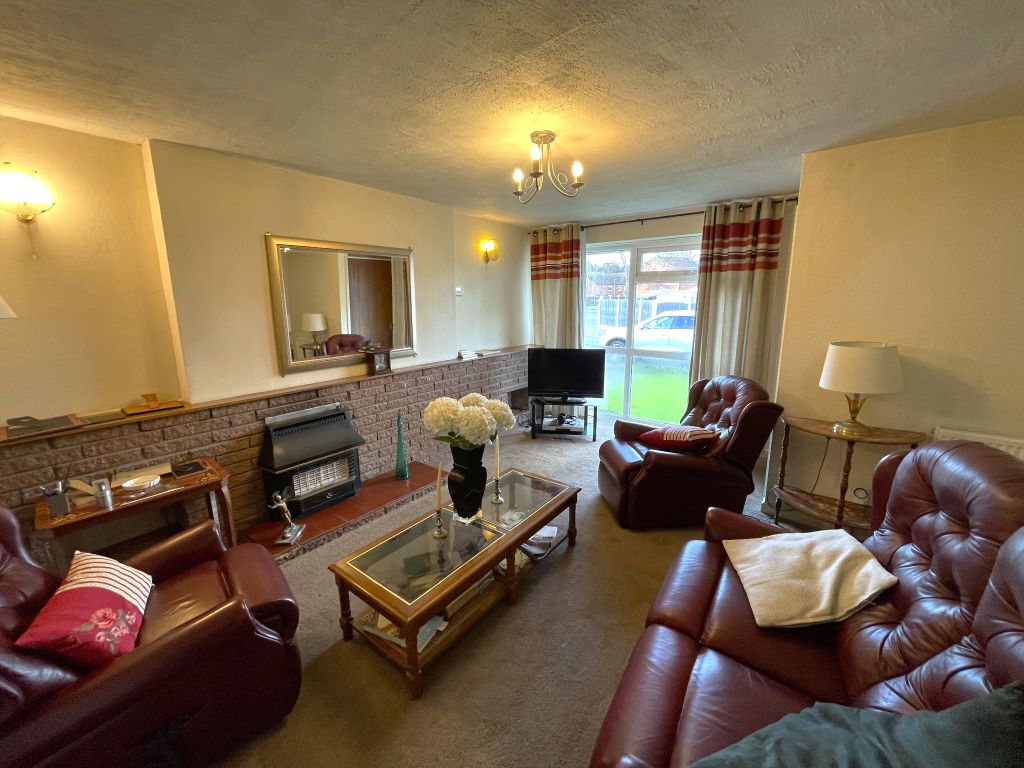 Property photo 3 of 14 Photograph 5