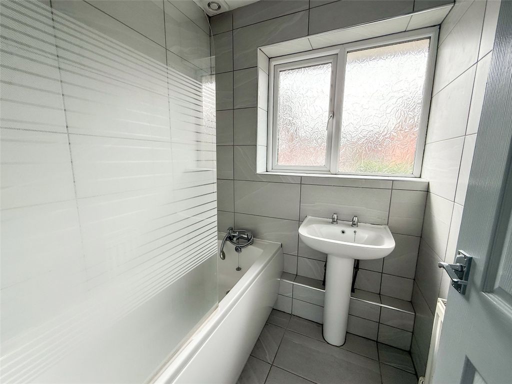 Property photo 3 of 12 Bathroom