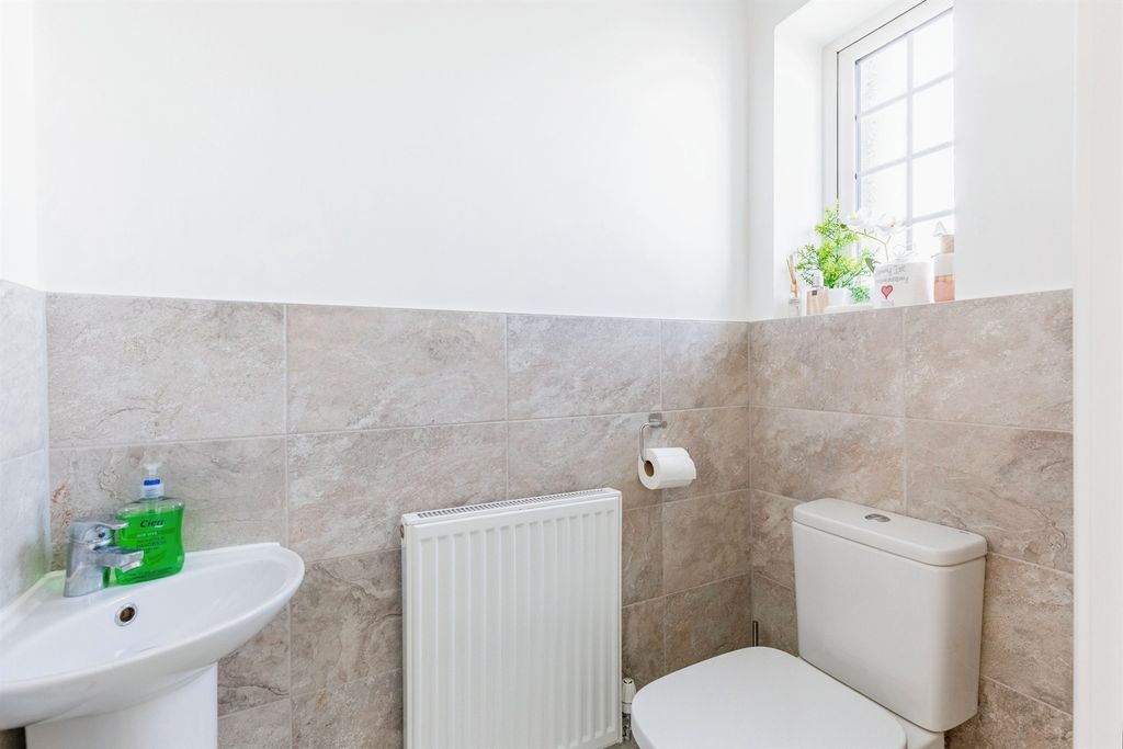 Property photo 3 of 12