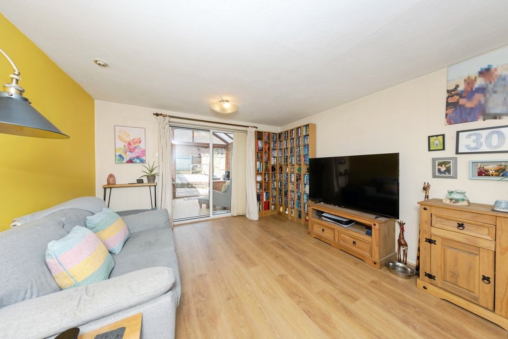 Property photo 2 of 16 Photo