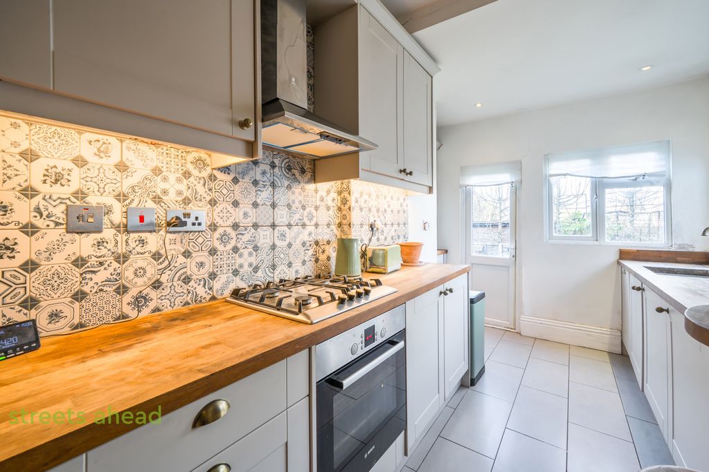 Property photo 3 of 14 Eb75897E-Fdf4-414...