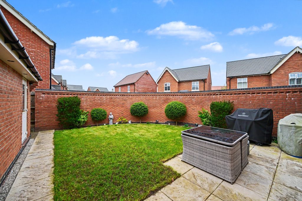 Property photo 2 of 19