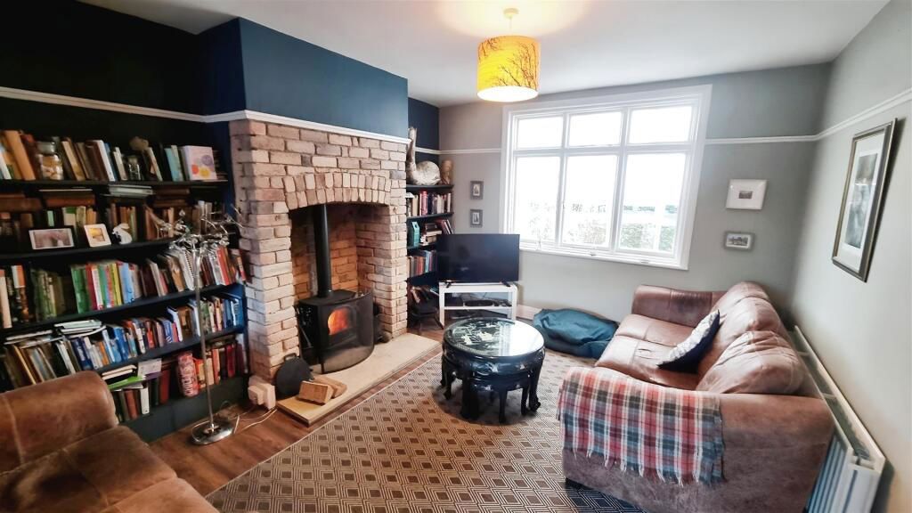 Property photo 2 of 17