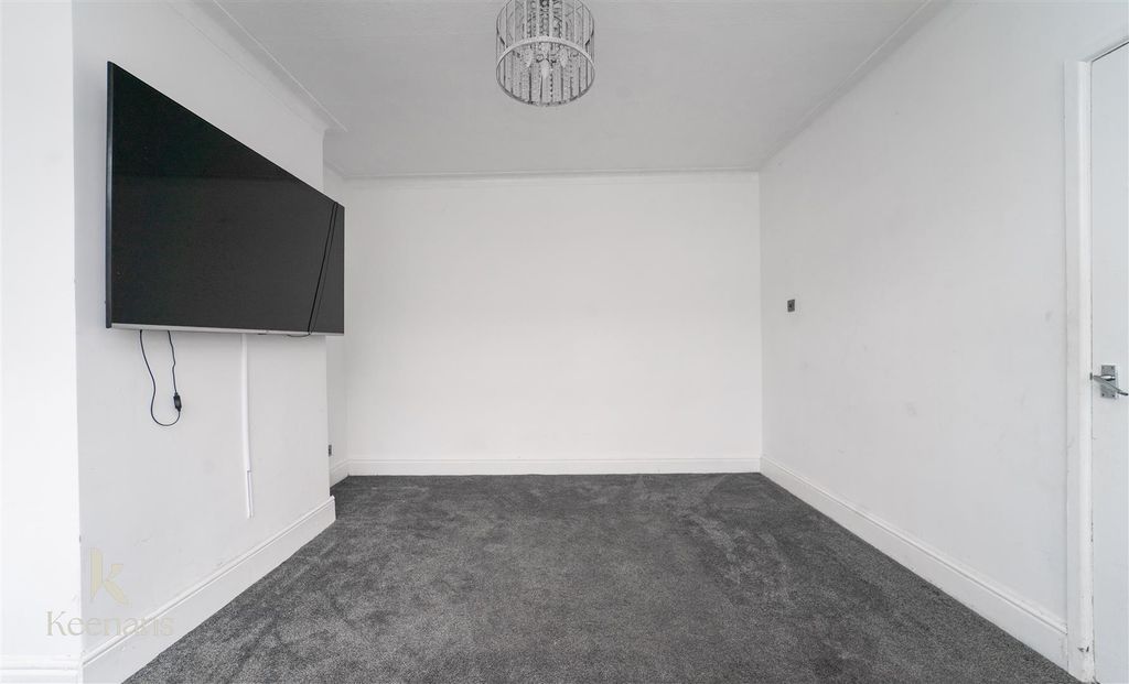 Property photo 3 of 16 R1.Jpg