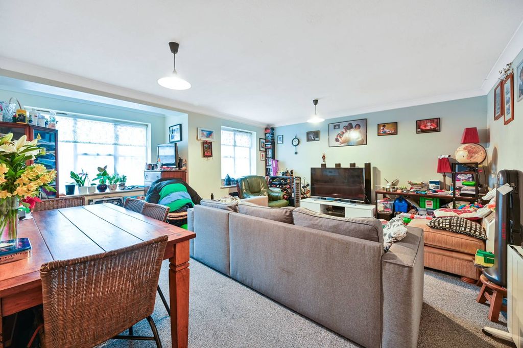 Property photo 2 of 6