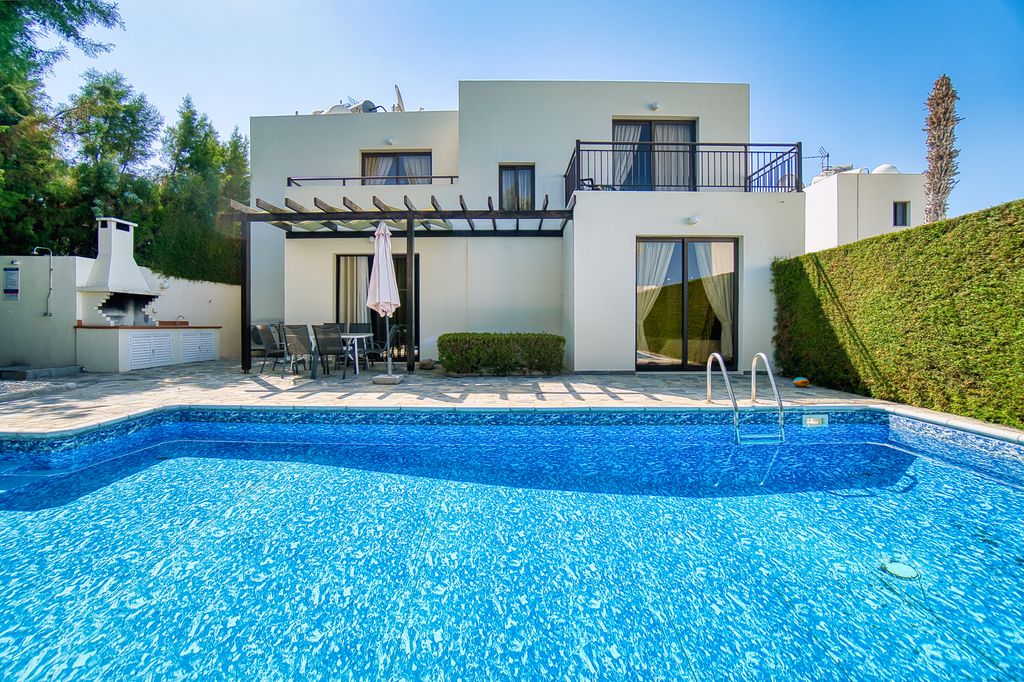 Property photo 1 of 53