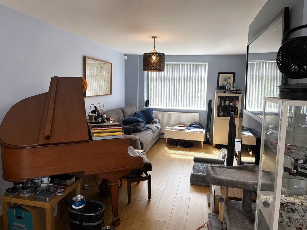 Property photo 3 of 14 Picture No. 04