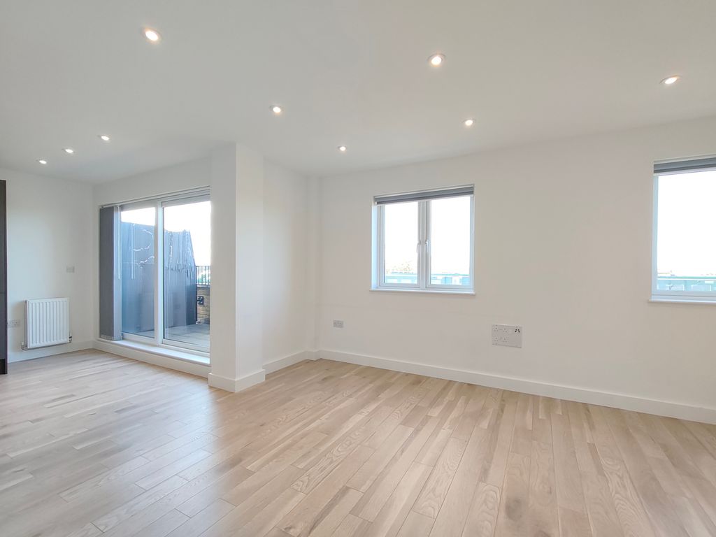 Property photo 1 of 12 Bedroom 1