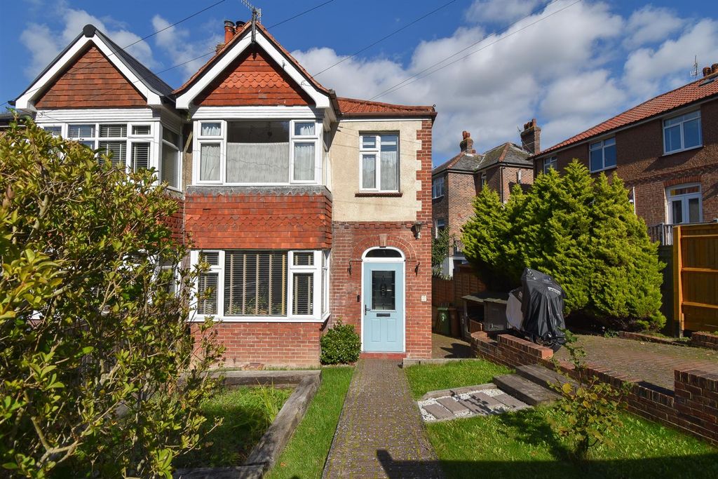Fearon Road, Hastings TN34, 3 bed semi-detached house for sale, £ ...