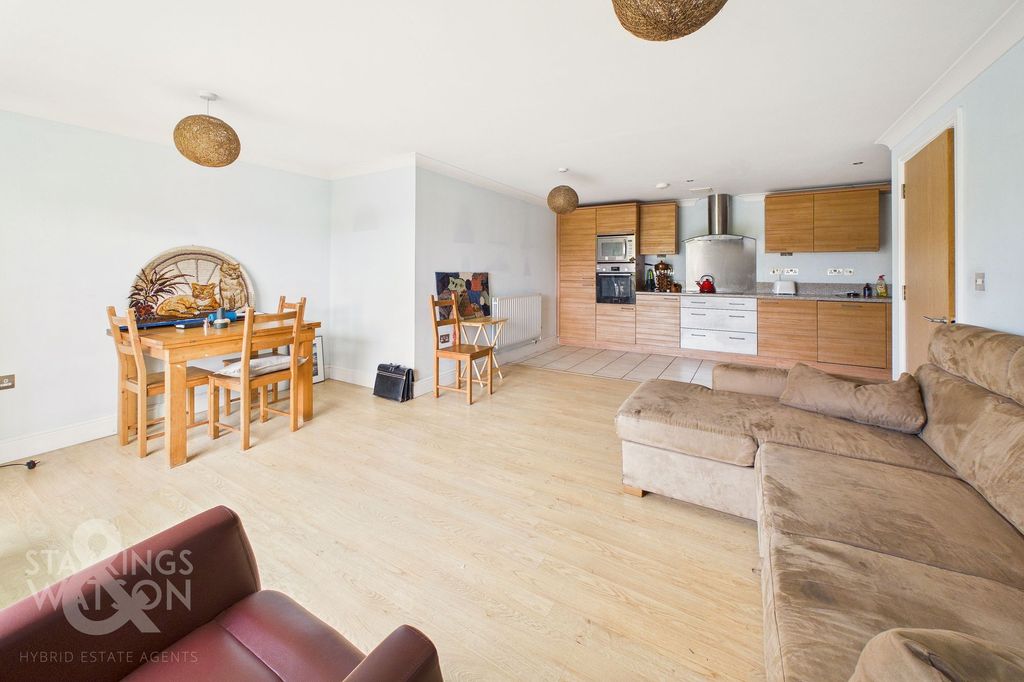 Property photo 2 of 16