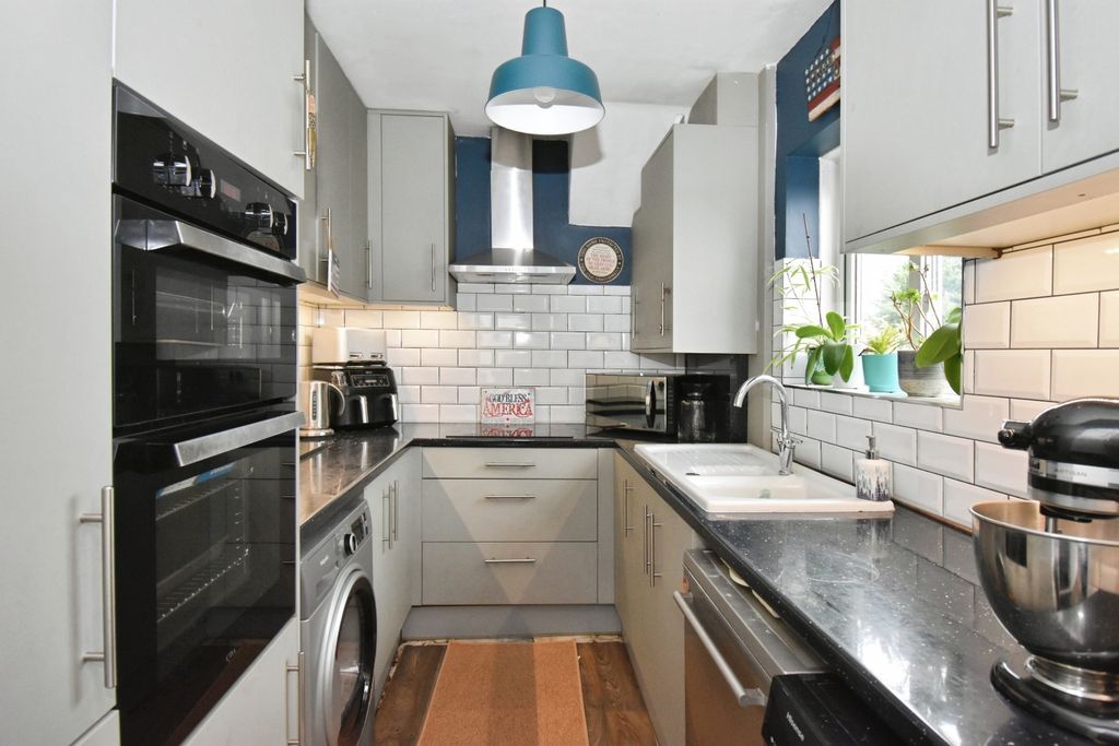 Property photo 2 of 17 Pbox-Img.Jpg
