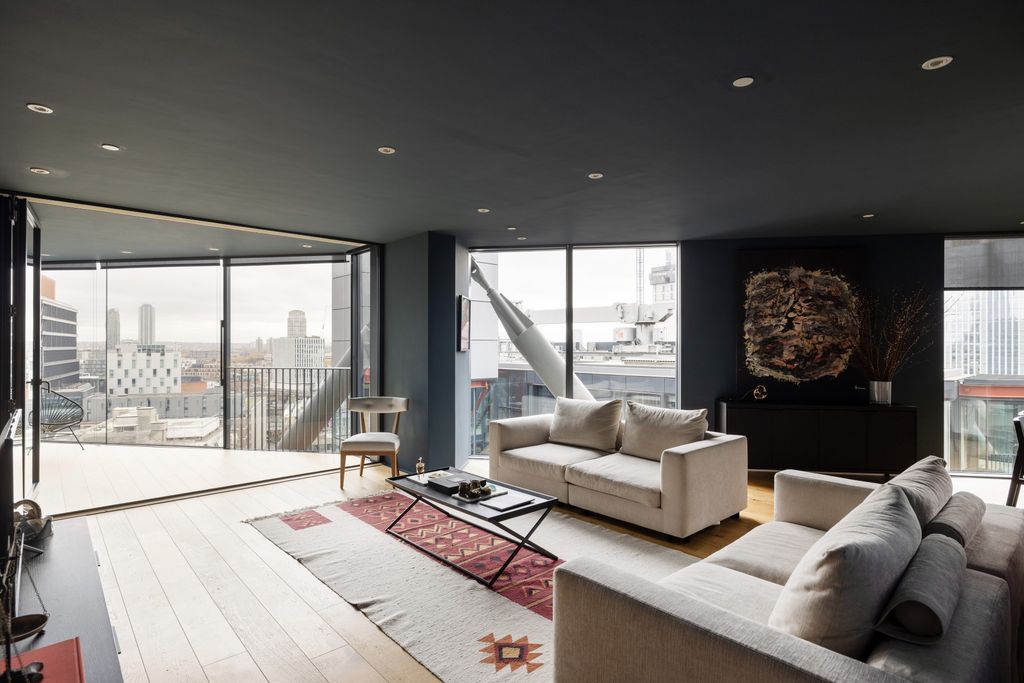 Property photo 3 of 14