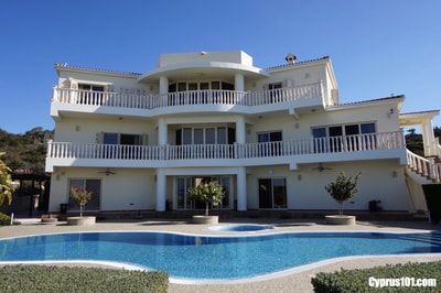 Property photo 3 of 52 Agios Georgios Luxury Villa