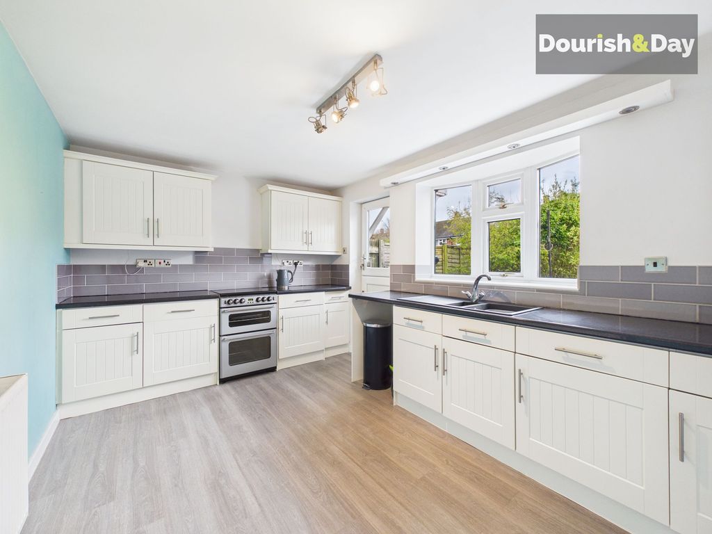 Property photo 3 of 13