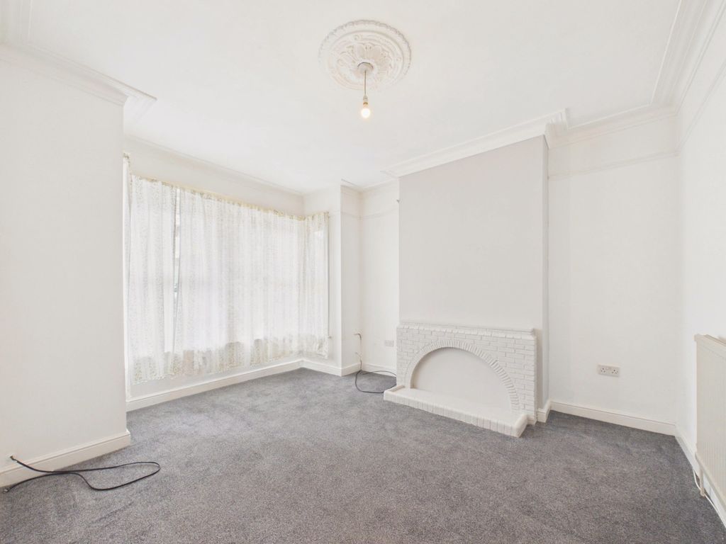 Property photo 3 of 12 5251956