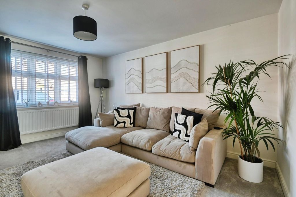 Property photo 3 of 21 21Che2.Jpg