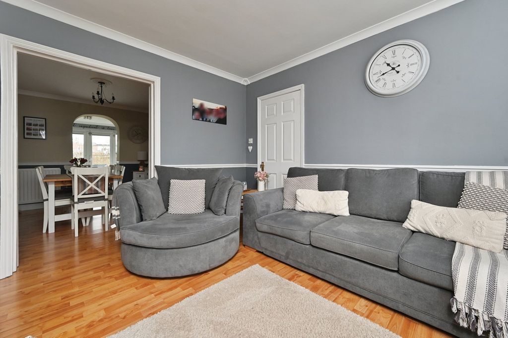 Property photo 2 of 24 Picture No. 17