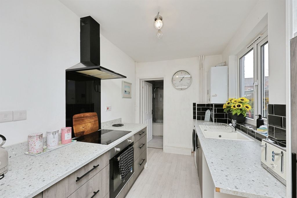 Property photo 2 of 23