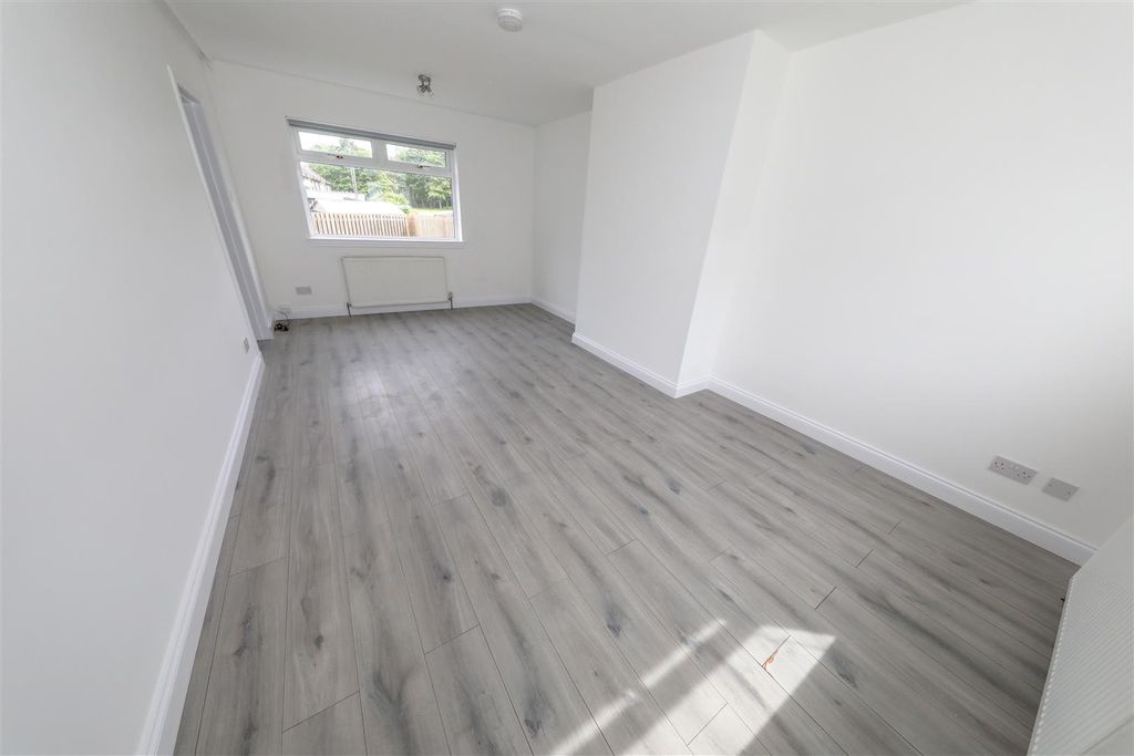 Property photo 3 of 18 C