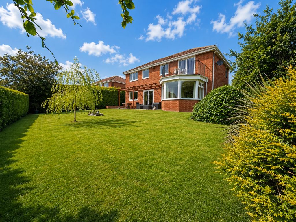 Property photo 2 of 32