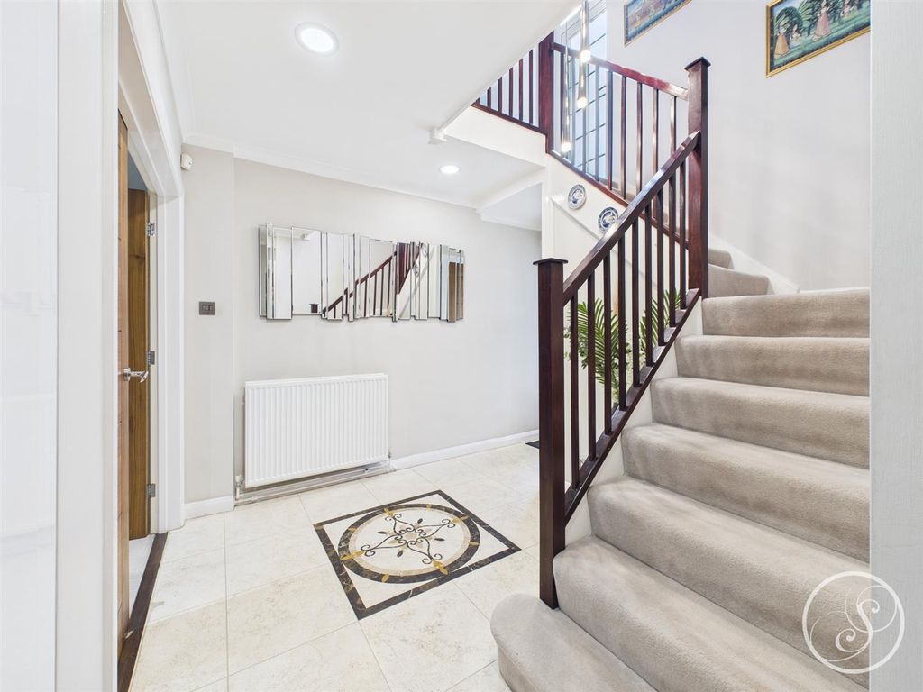 Property photo 3 of 30 Hallway