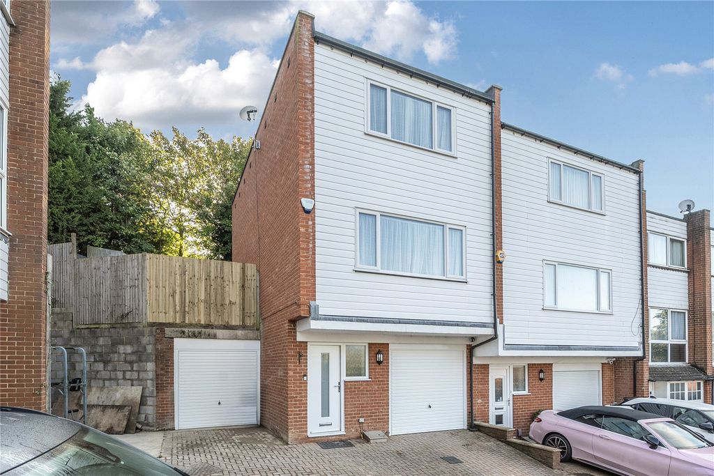 Property photo 1 of 20 Picture No. 04