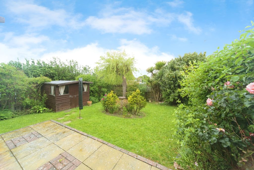 Property photo 2 of 16 Photo
