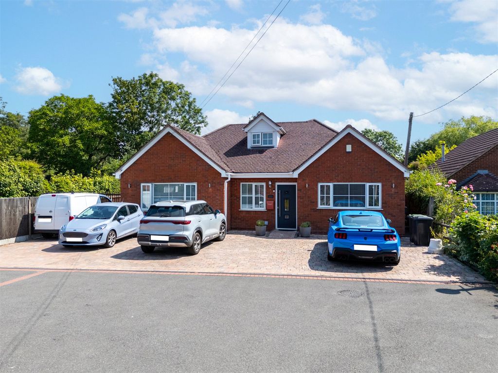 Property photo 1 of 38 Picture No. 81