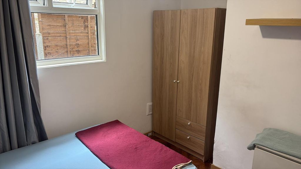Property photo 2 of 4