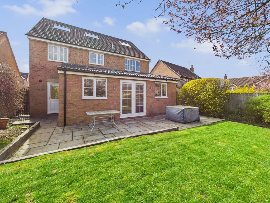 Property photo 2 of 31